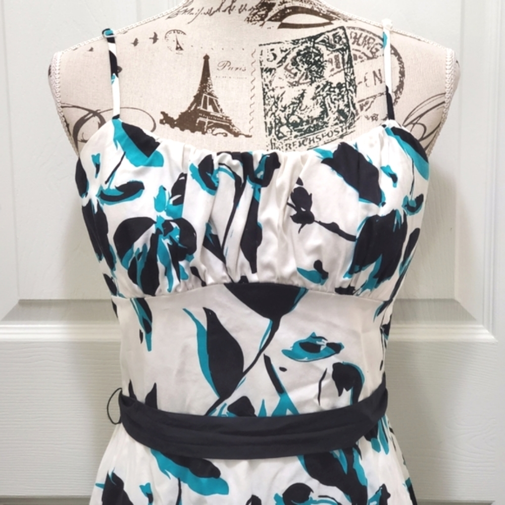 Alyn Paige Floral Dress Sz 9/10 - Picture 2 of 9